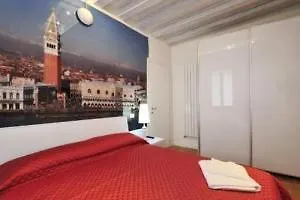 Venice Elegance